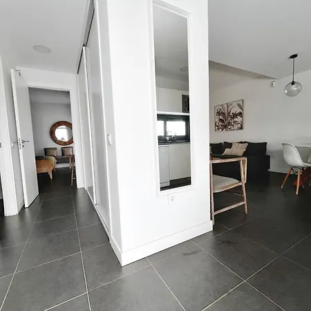 - Sleeps 4 - Parking - Close *